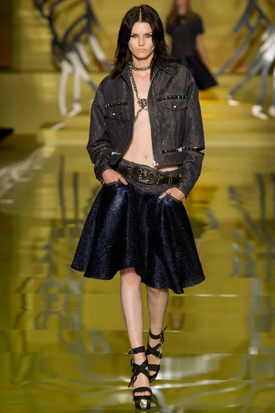 Look 1